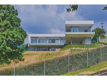 VENTA CASA LUXURY CONDOMINIO DE DAPA