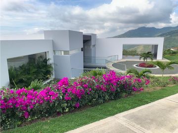 VENTA CASA LUXURY CONDOMINIO DE DAPA