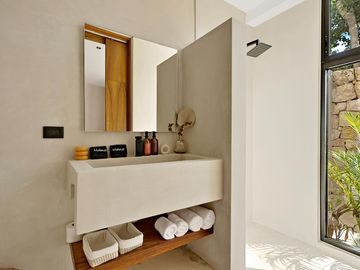 Impresionante Villa de 5 Recámaras en Excelente Ubicación – Amplia y de Diseño Increíble