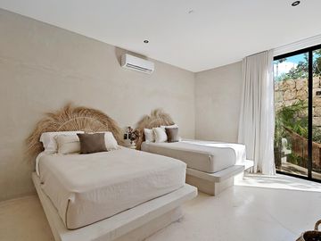 Impresionante Villa de 5 Recámaras en Excelente Ubicación – Amplia y de Diseño Increíble