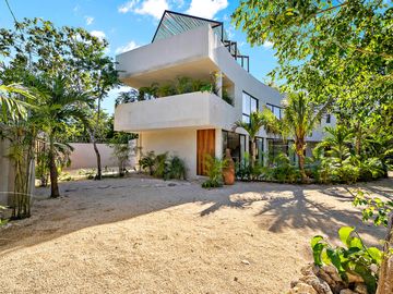 Impresionante Villa de 5 Recámaras en Excelente Ubicación – Amplia y de Diseño Increíble