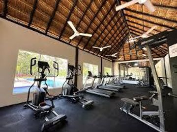 Buen Precio! Casa Remodelada de 2 dormitorios en venta en Playa del Carmen