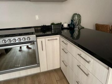 Buen Precio! Casa Remodelada de 2 dormitorios en venta en Playa del Carmen