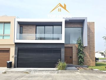Casa en Venta en Residencial Las Palmas, Veracruz