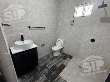 Casa Nueva en Venta Fracc Anacoreta en la Aurora