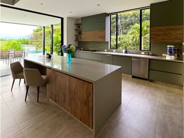 En este  espectacular inmueble podrás disfrutar de mucha naturaleza