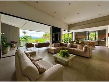 En este  espectacular inmueble podrás disfrutar de mucha naturaleza