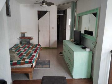 SE VENDE CASA DE 3 NIVELES CON ALBERCA