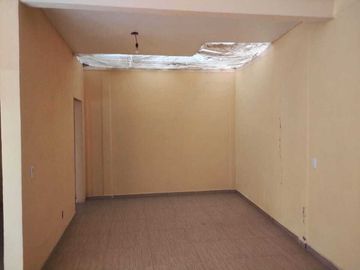SE VENDE CASA CON TERRENO DE 600  MTS.