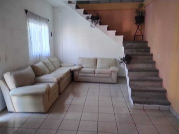 SE VENDE CASA CON TERRENO DE 600  MTS.