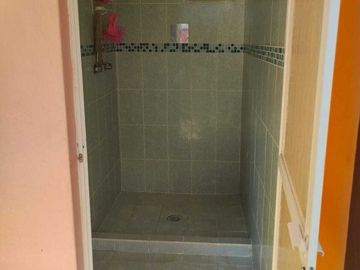 SE VENDE CASA CON TERRENO DE 600  MTS.