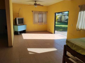 SE VENDE CASA CON TERRENO DE 600  MTS.
