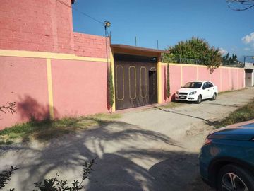 SE VENDE CASA CON TERRENO DE 600  MTS.