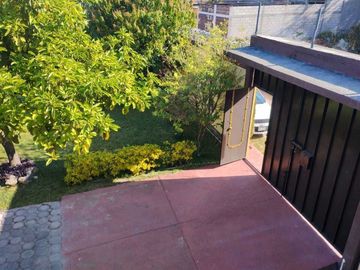 SE VENDE CASA CON TERRENO DE 600  MTS.
