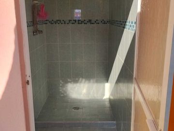 SE VENDE CASA CON TERRENO DE 600  MTS.