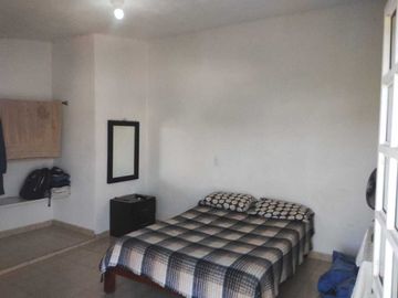 SE VENDE CASA CON TERRENO DE 600  MTS.