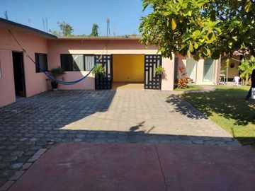 SE VENDE CASA CON TERRENO DE 600  MTS.