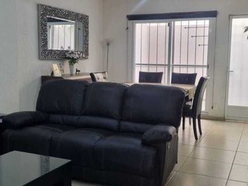 Se Vende o Renta Casa en Villa Toscana III