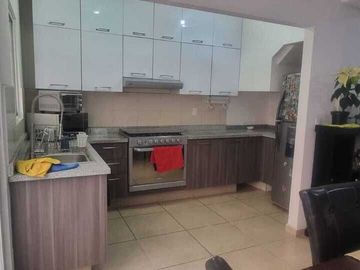 Se Vende o Renta Casa en Villa Toscana III