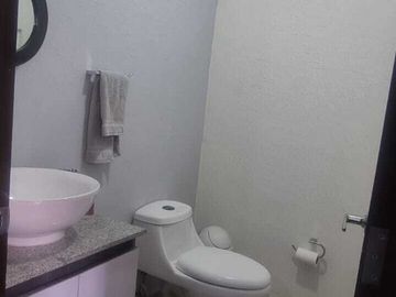 Se Vende o Renta Casa en Villa Toscana III