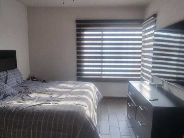Se Vende o Renta Casa en Villa Toscana III