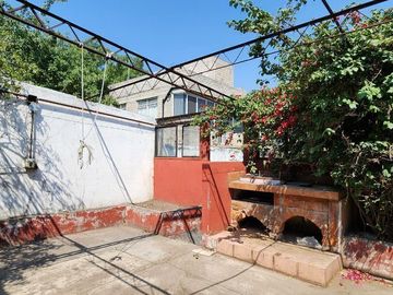 VENTA DE CASA PARA REMODELAR EN  TLAHUAC, A UNOS METROS DEL METRO LOS OLIVOS