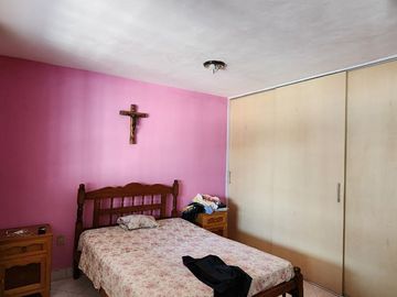 VENTA DE CASA PARA REMODELAR EN  TLAHUAC, A UNOS METROS DEL METRO LOS OLIVOS