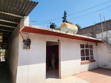 VENTA DE CASA PARA REMODELAR EN  TLAHUAC, A UNOS METROS DEL METRO LOS OLIVOS
