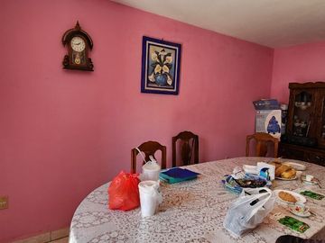 VENTA DE CASA PARA REMODELAR EN  TLAHUAC, A UNOS METROS DEL METRO LOS OLIVOS