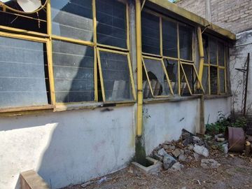 VENTA DE CASA PARA REMODELAR EN  TLAHUAC, A UNOS METROS DEL METRO LOS OLIVOS