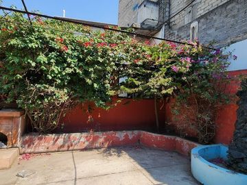 VENTA DE CASA PARA REMODELAR EN  TLAHUAC, A UNOS METROS DEL METRO LOS OLIVOS