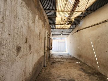 VENTA DE CASA PARA REMODELAR EN  TLAHUAC, A UNOS METROS DEL METRO LOS OLIVOS
