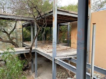 Casa EN VENTA (en obra negra)MARFIL