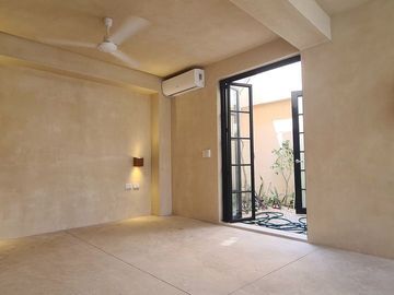 Casa en venta totalmente restaurada a 2 cuadras de la calle 60 en Mérida Yucatán