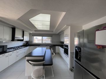 VENTA DE DEPARTAMENTO  EN LOMAS COUNTRY CLUB