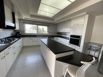 VENTA DE DEPARTAMENTO  EN LOMAS COUNTRY CLUB