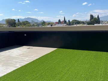 Departamento con jardín en pre venta