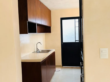 PRECIOSA casa REMODELADA e impecable de un piso
