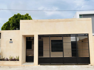 PRECIOSA casa REMODELADA e impecable de un piso