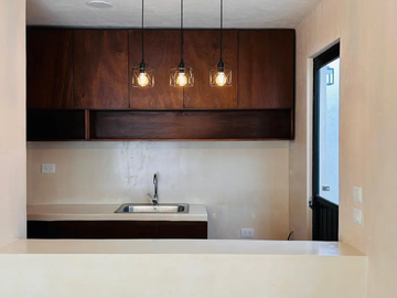 PRECIOSA casa REMODELADA e impecable de un piso