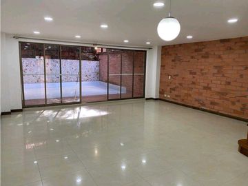 VENDO HERMOSA CASA EN SURAMERICA CERCA A TODO UNIDAD COMPLETA