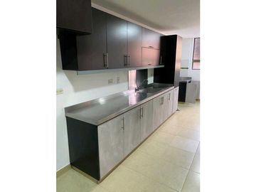 VENDO HERMOSA CASA EN SURAMERICA CERCA A TODO UNIDAD COMPLETA