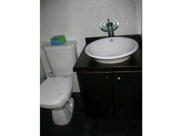 VENDO HERMOSA CASA EN SURAMERICA CERCA A TODO UNIDAD COMPLETA