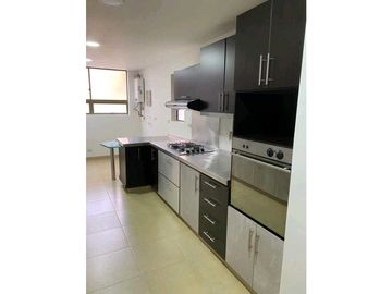 VENDO HERMOSA CASA EN SURAMERICA CERCA A TODO UNIDAD COMPLETA