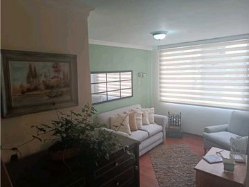 VENDO CASA SURAMERICA PARTE BAJA CERCA AL MALL DE LA 77 SUR