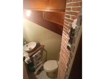 VENDO CASA SURAMERICA PARTE BAJA CERCA AL MALL DE LA 77 SUR