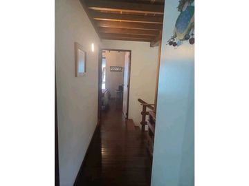 VENDO CASA SURAMERICA PARTE BAJA CERCA AL MALL DE LA 77 SUR