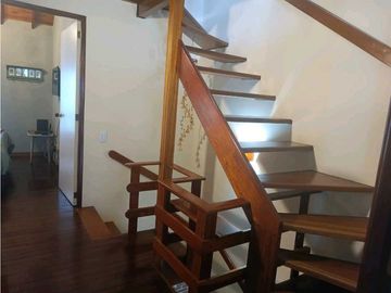 VENDO CASA SURAMERICA PARTE BAJA CERCA AL MALL DE LA 77 SUR