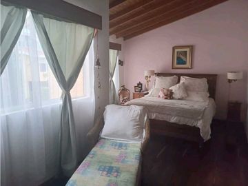 VENDO CASA SURAMERICA PARTE BAJA CERCA AL MALL DE LA 77 SUR