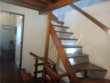 VENDO CASA SURAMERICA PARTE BAJA CERCA AL MALL DE LA 77 SUR